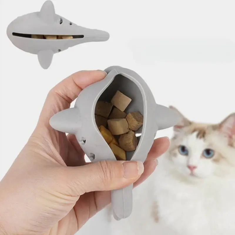 Fish Shape Interactive Cat Kitten Chew Toy Bite Resistant Rubber For Teeth Grinding And Dental Hygiene