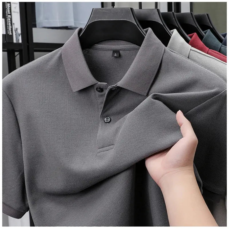 Simples Market men's 100% cotton polo shirt in gray with a textured knit finish; displayed with other color variants.