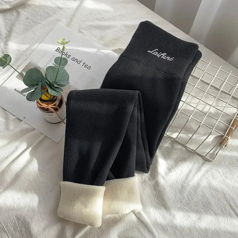 Winter warm black leggings by Simples Market, high-waisted thermal pants with thick knit and logo waistband
