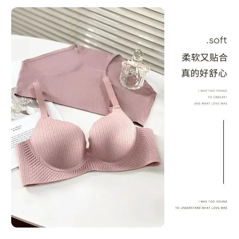 Simples Market pink push-up bra with 6cm padded cups, ribbed fabric, no underwire; matching top included
