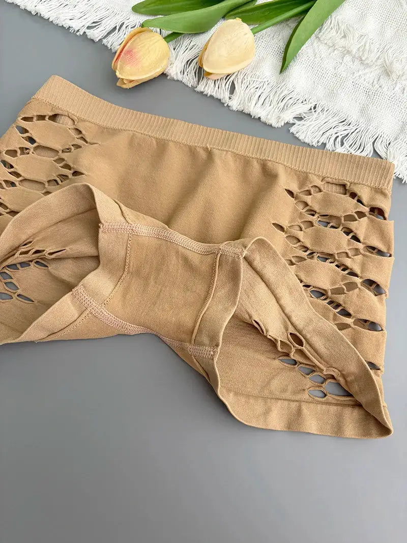 Simples Market seamless underpants with side mesh hollow-out panels in nude beige, 2-pack.