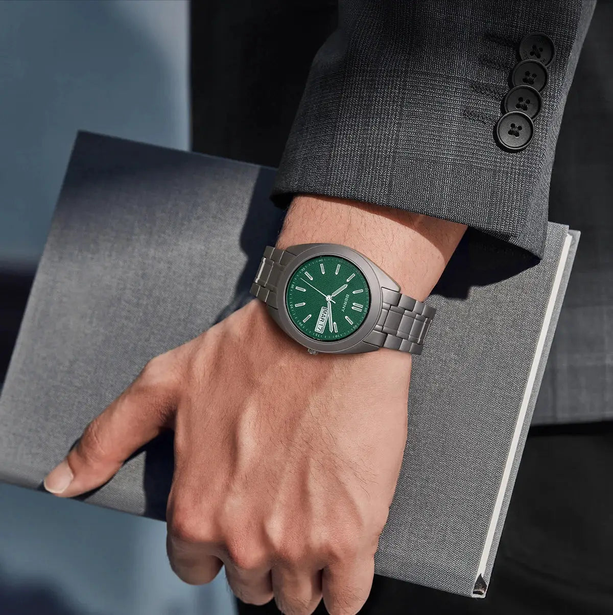 BERNY titanium men's wristwatch with green dial, date window, silver-tone bracelet, Simples Market
