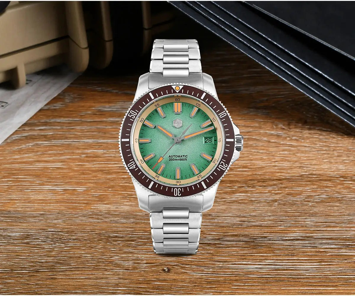 San Martin 40mm dive watch with green dial, brown bezel, stainless steel bracelet