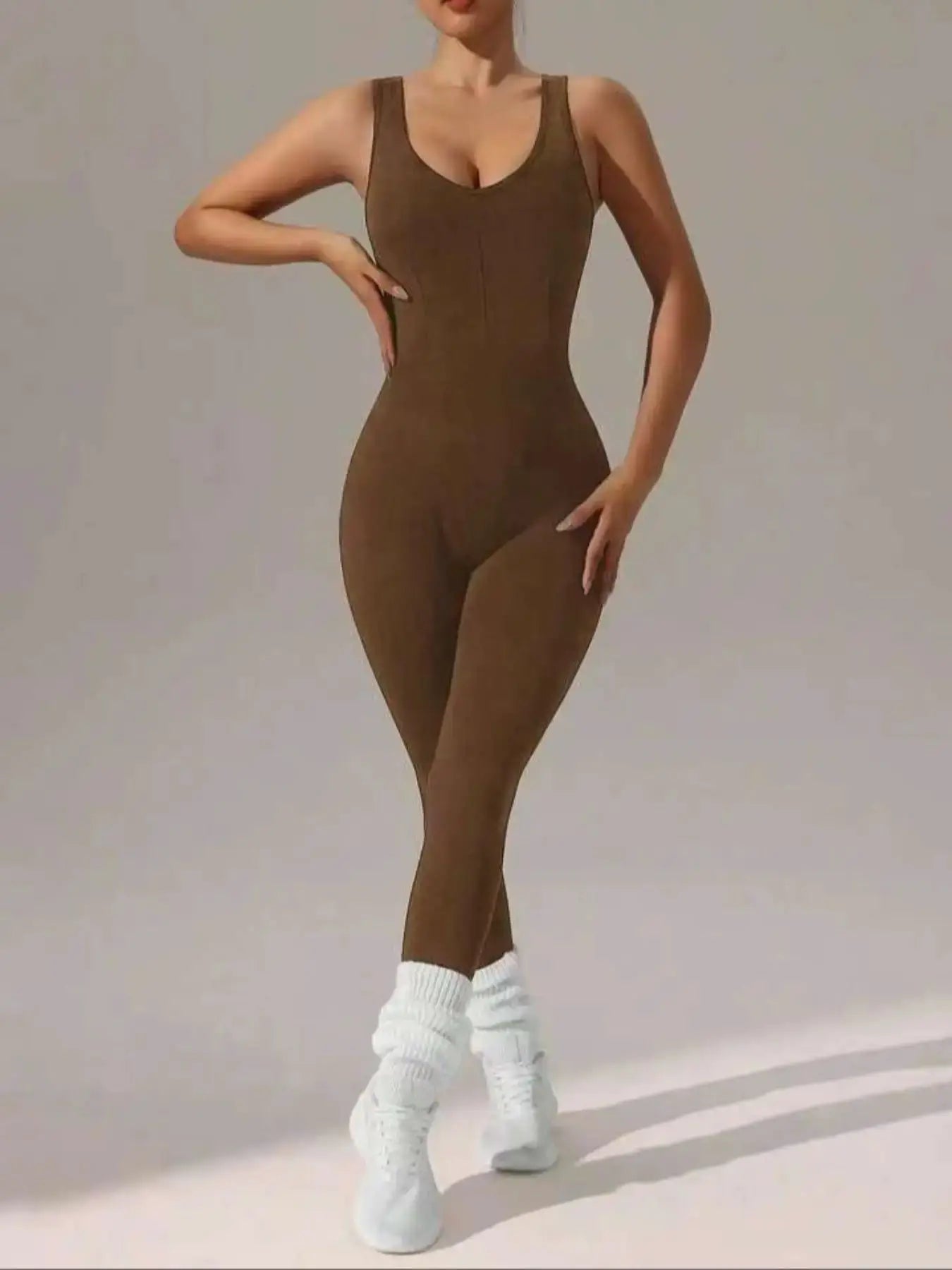 Women's brown sleeveless vest jumpsuit in stretchy soft yoga fabric, Simples Market.