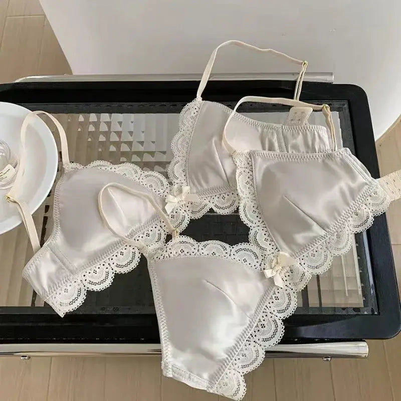 SP&CITY white satin lace bra and panties set, 4-piece with scalloped lace trim