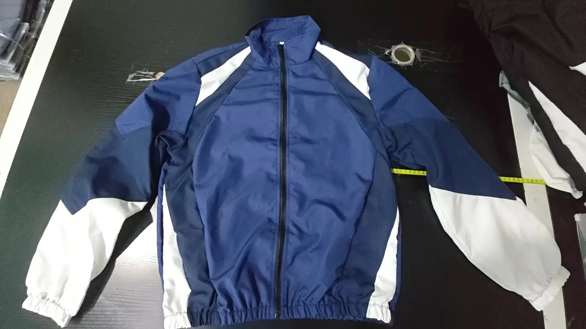 Men's color-blocked jacket, navy blue with white panels, lightweight windproof fabric, Simples Market