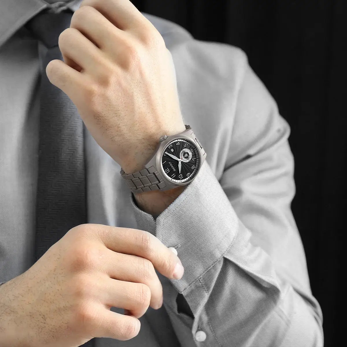 BERNY full titanium automatic men's wristwatch with black dial, silver bracelet, sapphire crystal, 10ATM waterproof