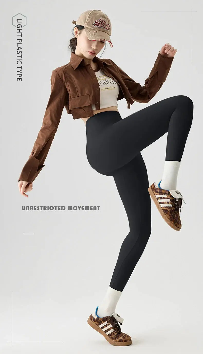 BIVIGAOS seamless sharkskin leggings, black, tight-fitting athletic leggings worn with a brown cropped jacket