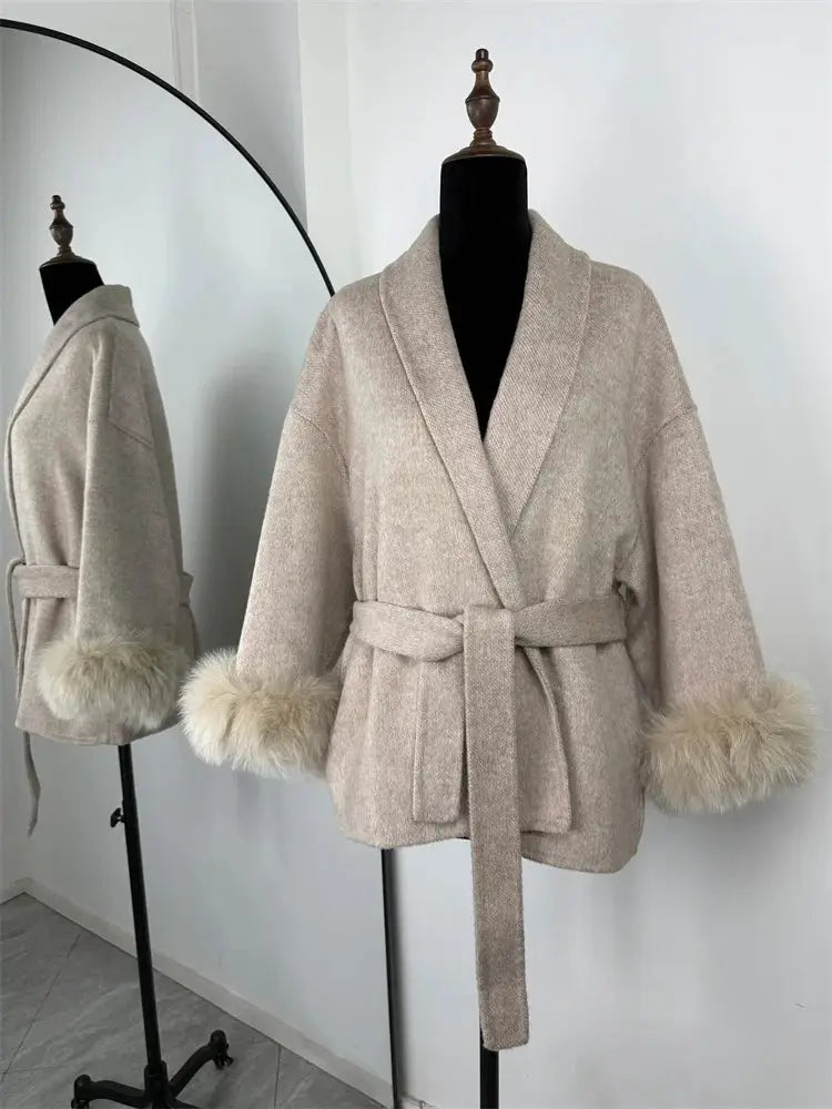 Tossy Fox Fur Wool Overcoat With Fox Fur Cuffs Elegant Loose A Line Short Coat For Autumn And Winter Office Wear