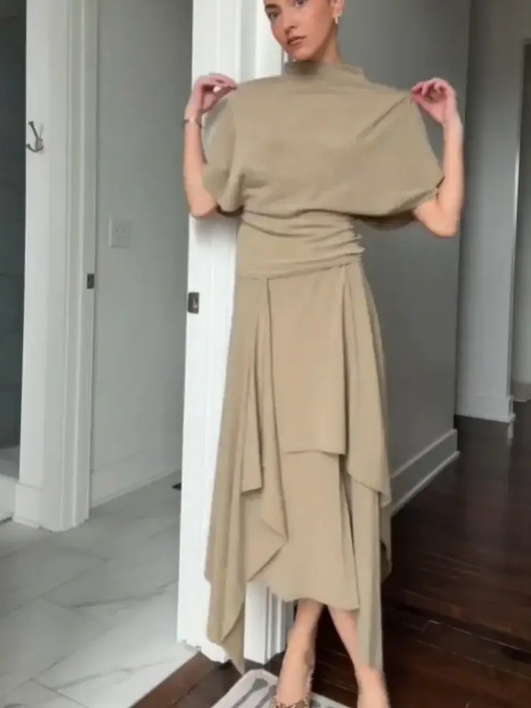 Elegant Two Piece Set High Neck Crop Top With Irregular Pleated Skirt