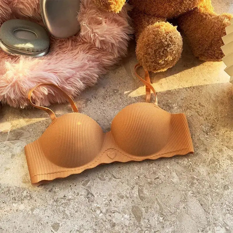 Push-up seamless bra Simples Market in peach ribbed fabric; non-wire bralette for small chests.