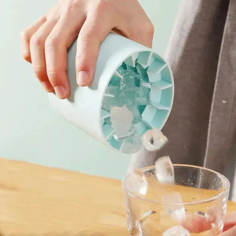 Silicone Round Ice Cube Mold And Ice Bucket Set For DIY Home Barware Refrigerator Ice Maker For Cocktails