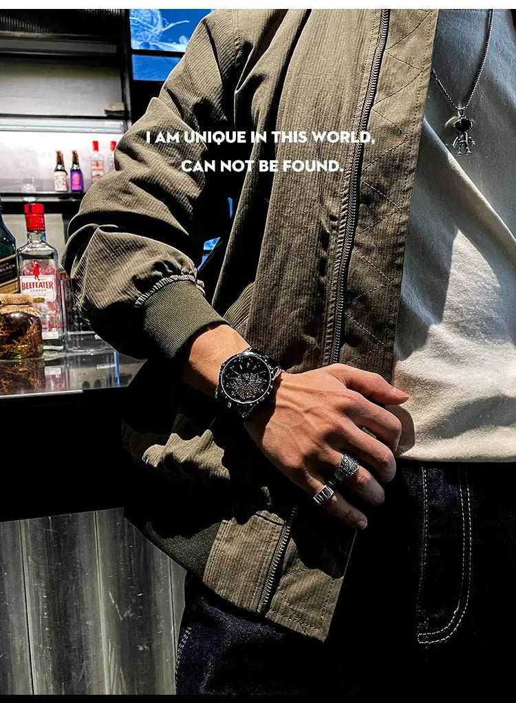 Simples Market quartz men's watch with black dial and metal case.
