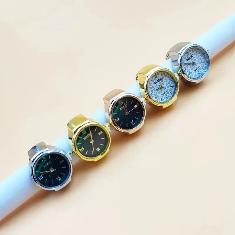 NovaTime Finger Watch Ring Unisex Vintage Alloy Quartz Timepiece With Elastic Band