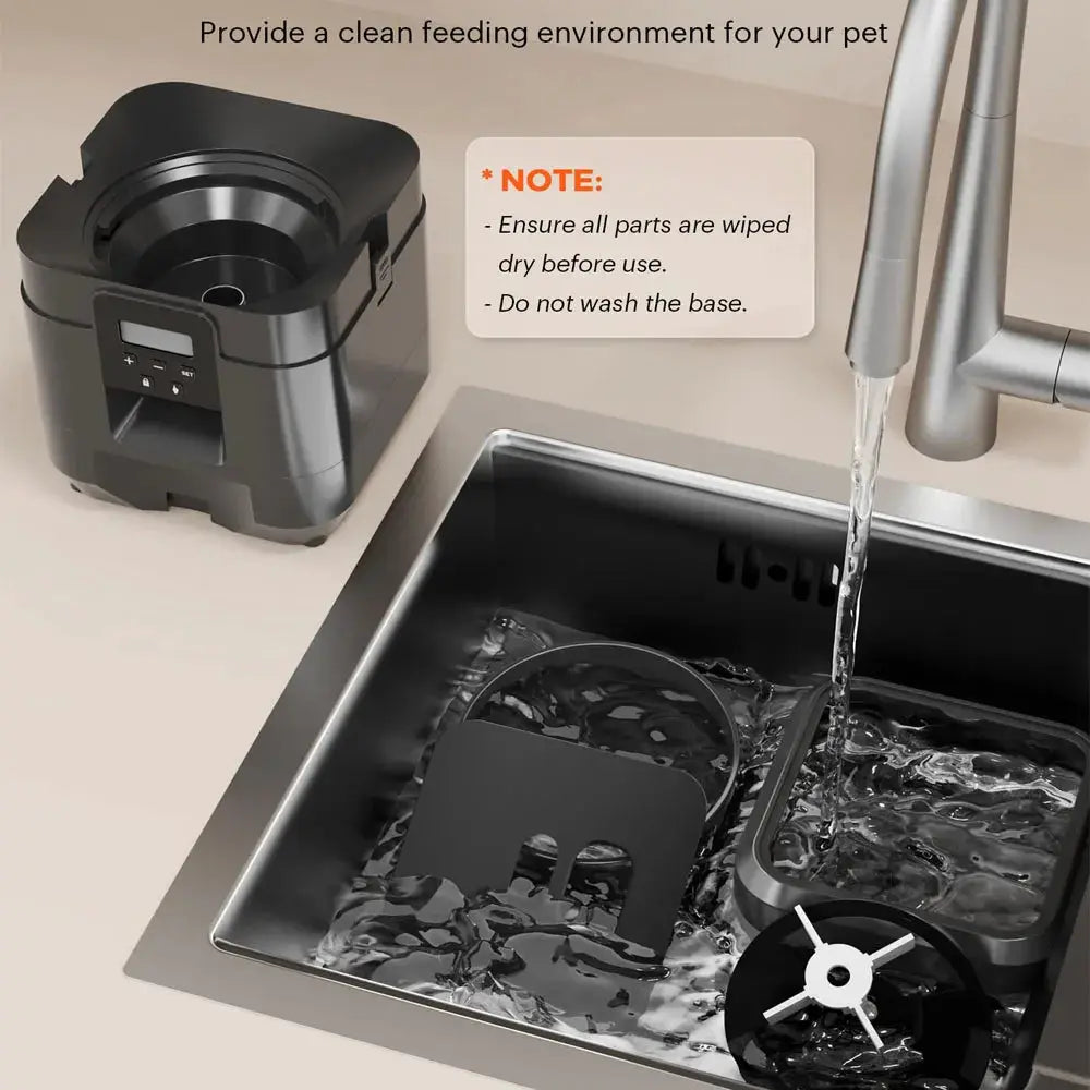Simples Market Smart Pet Feeder, automatic timed cat/dog food dispenser in black plastic.