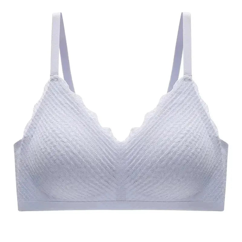 Lace seamless bralette by Simples Market in lavender, wireless with scalloped cups