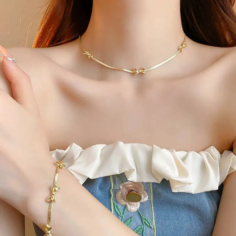 Bowknot Blade Choker Necklaces For Women Simple Temperament Collarbone Chain Fashion Jewelry