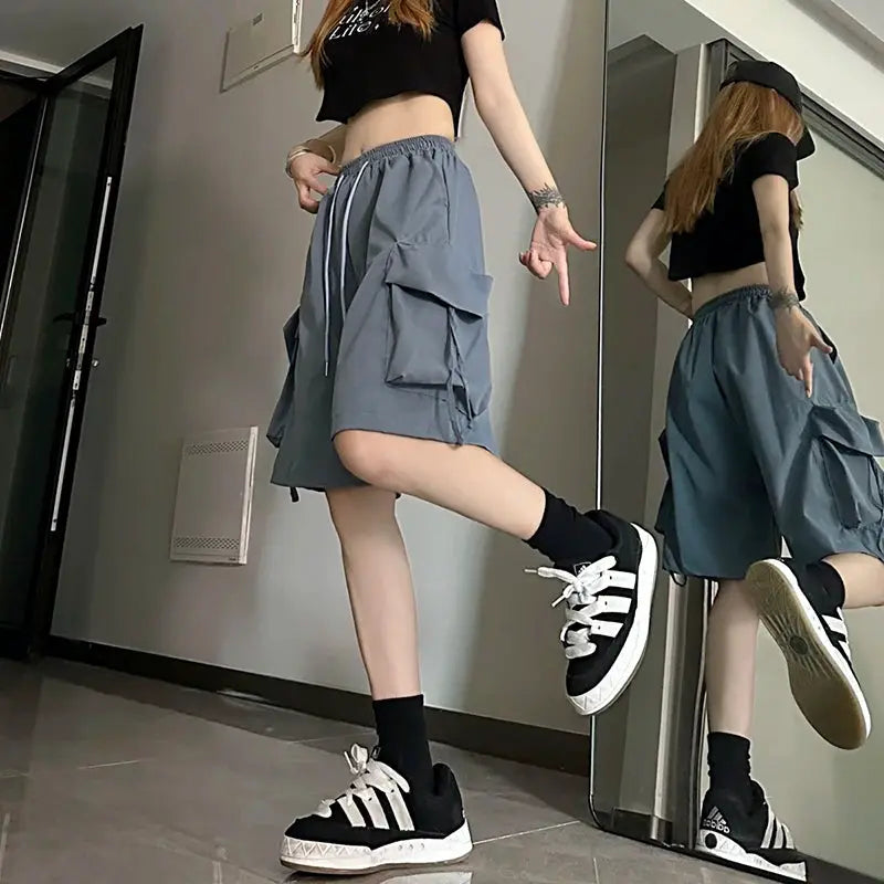ZOKI Women High Waist Cargo Shorts gray with large side pockets, wide-leg streetwear style