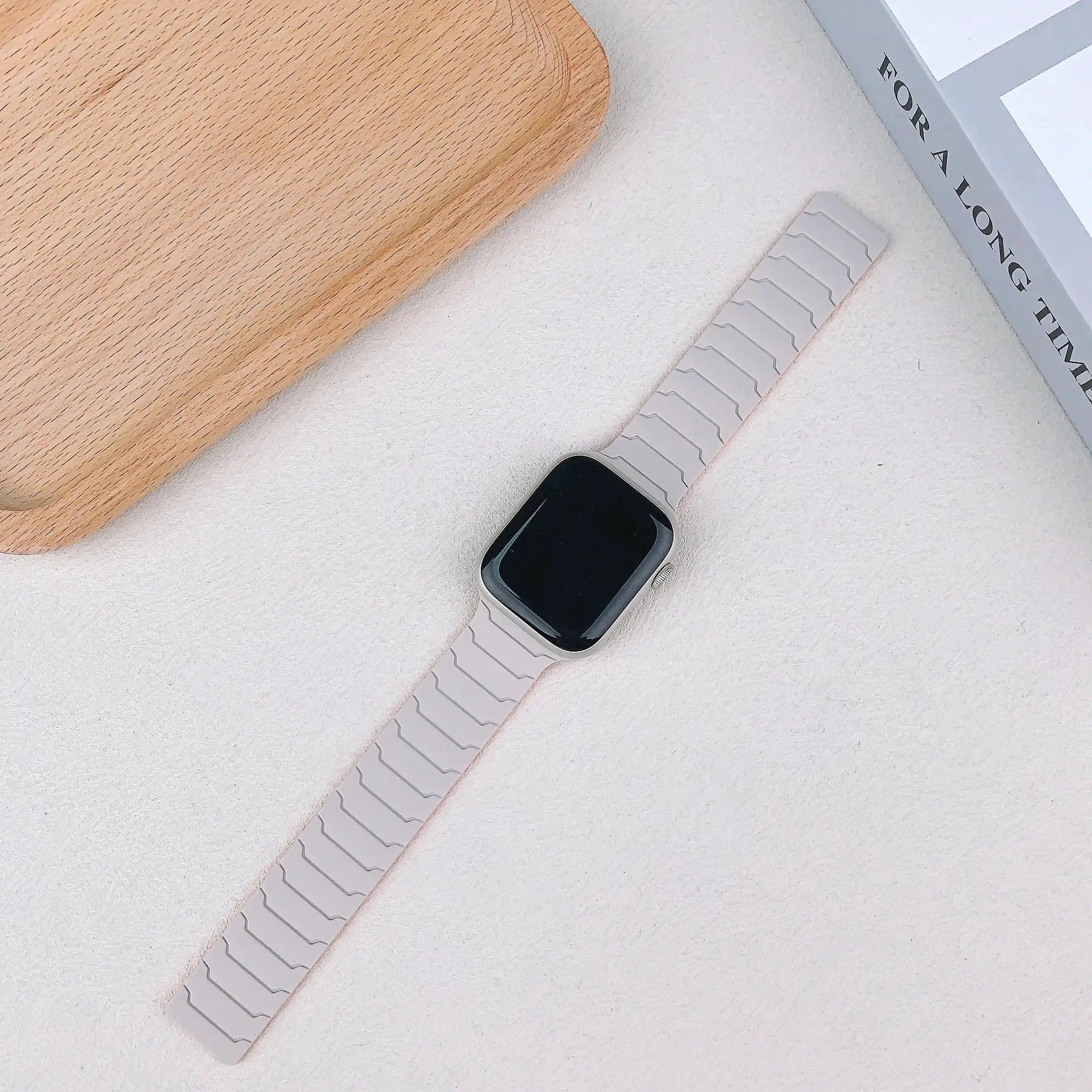 magnetic Strap For Apple Watch Band ultra 2 3 49mm 44mm 40mm 41mm 46mm 42mm 45mm 38 Silicone Bracelet IWatch Series 11 9 8 SE 10