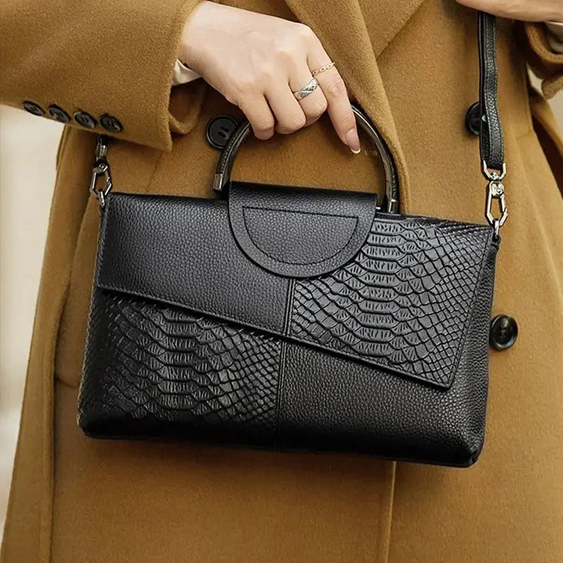 PU leather women's shoulder crossbody bag with alligator-embossed pattern and front flap, black
