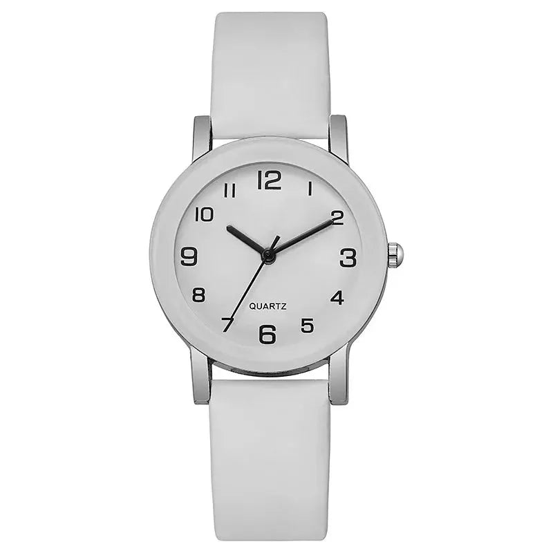 Wristwatch with white leather strap, silver case, Arabic numeral dial, quartz movement