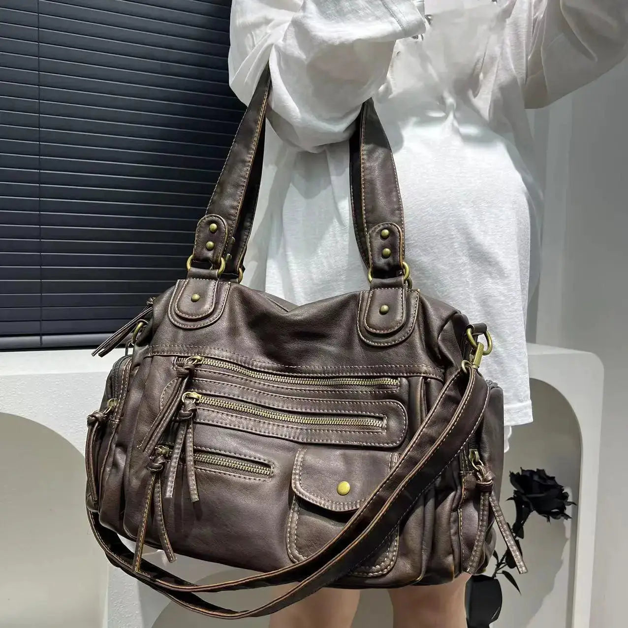 Y2K Hot Girl single-shoulder crossbody bag in vintage washed brown leather with multiple zip pockets by Simples Market