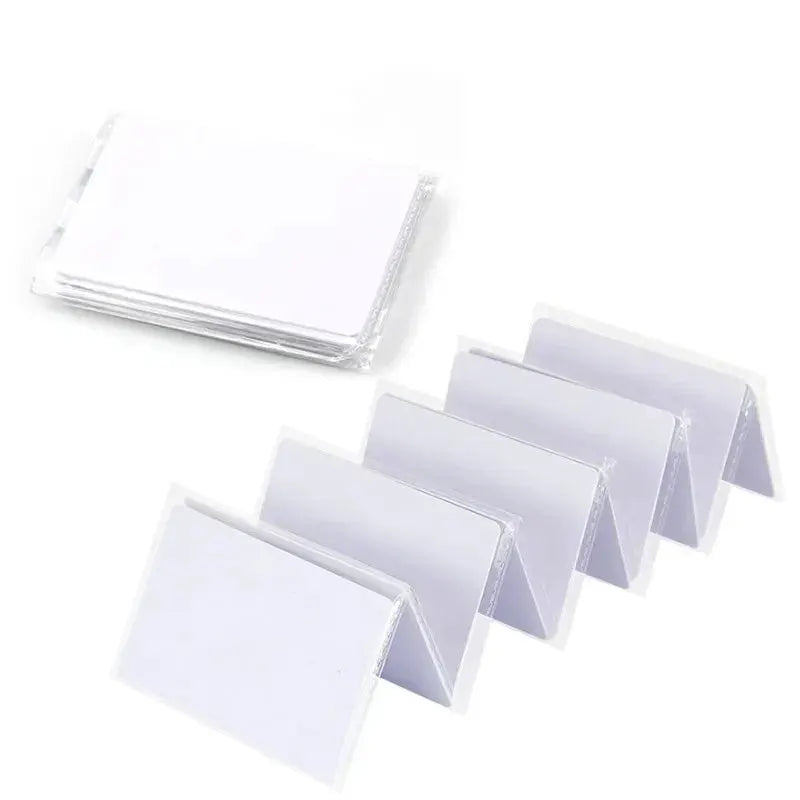 Rewritable RFID key cards set by Simples Market with blank white cards and five clear plastic display stands