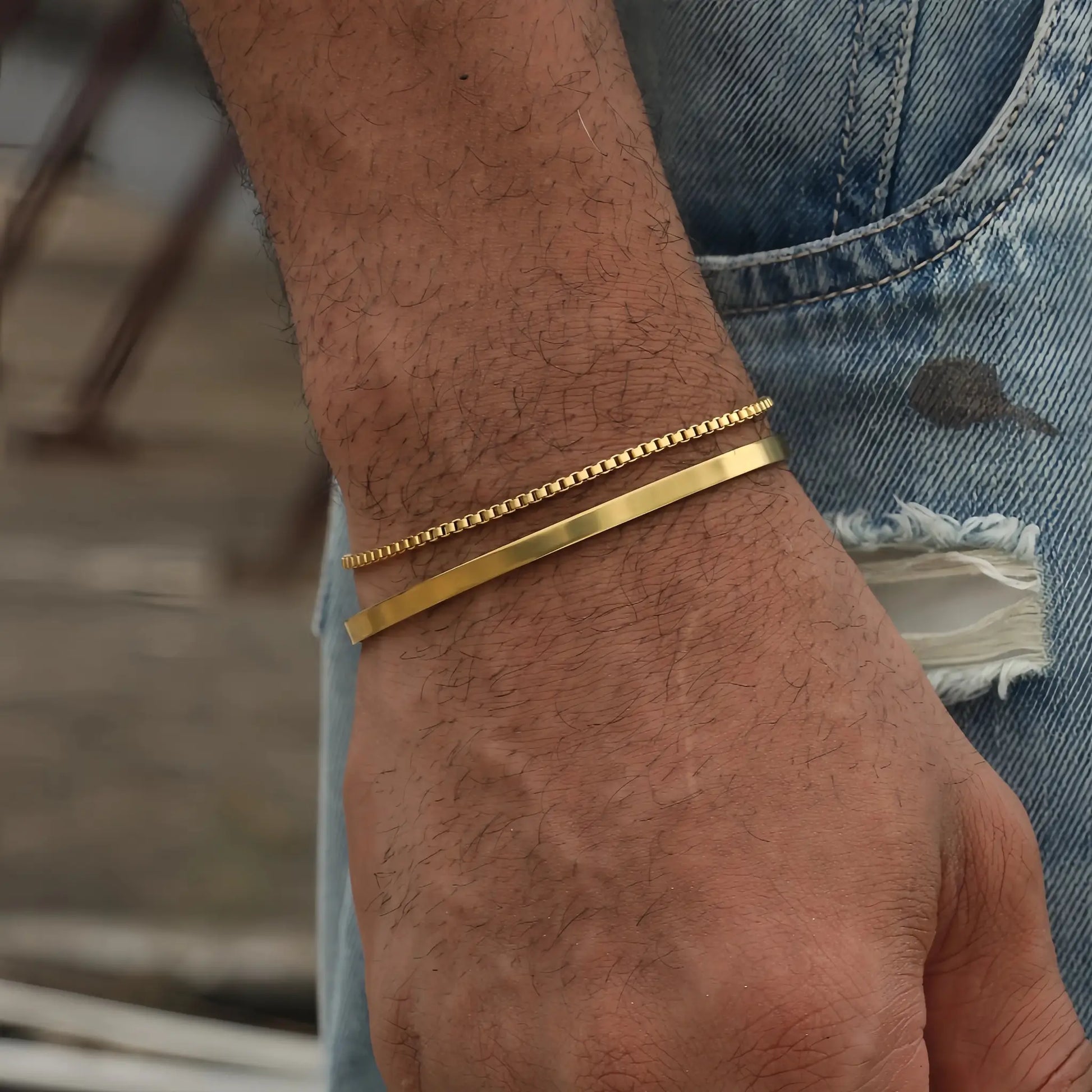 3mm stainless steel Cuban chain bracelet for men by Simples Market, adjustable open design, gold-tone.
