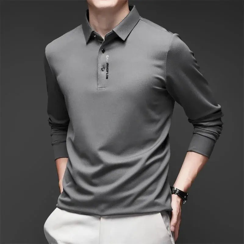 Simples Market men's long-sleeve polo shirt, gray solid color with badge detail