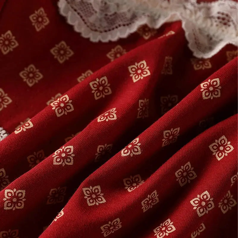 Triangular panties set red cotton briefs with white floral pattern and lace trim by Simples Market