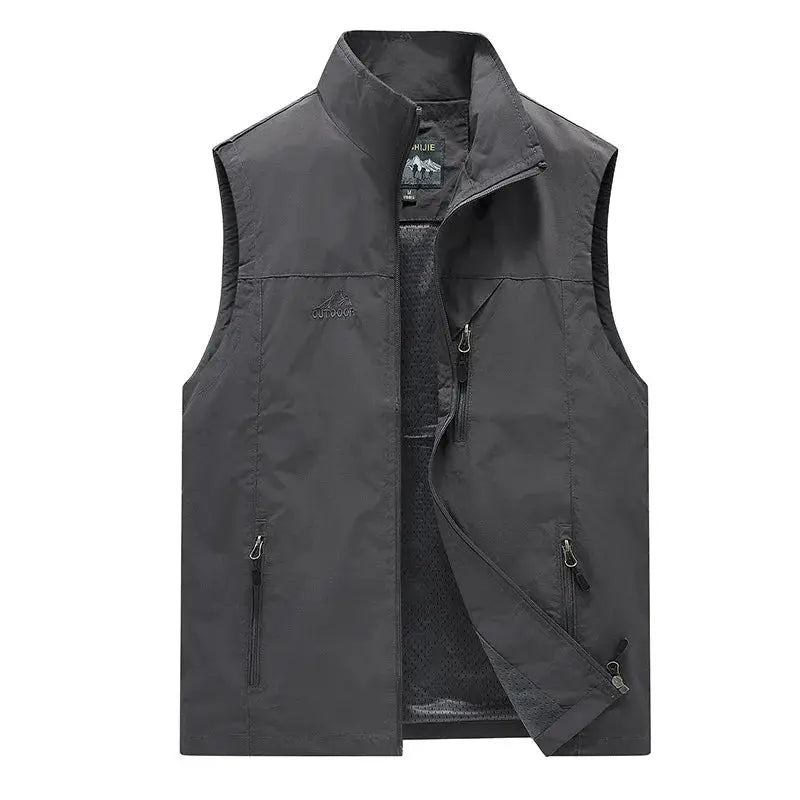 Men's outdoor waistcoat vest by Simples Market, charcoal gray with zip pockets and mesh lining.