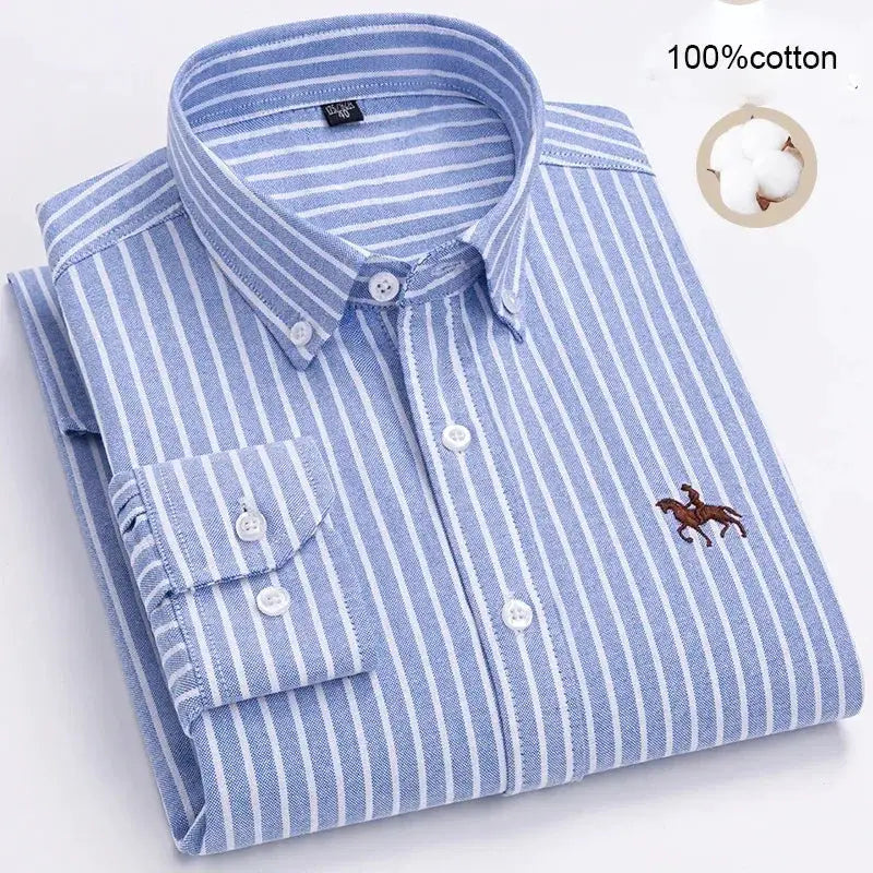 Men's blue and white striped oxford shirt, 100% cotton, Simples Market, long sleeve with horse emblem.