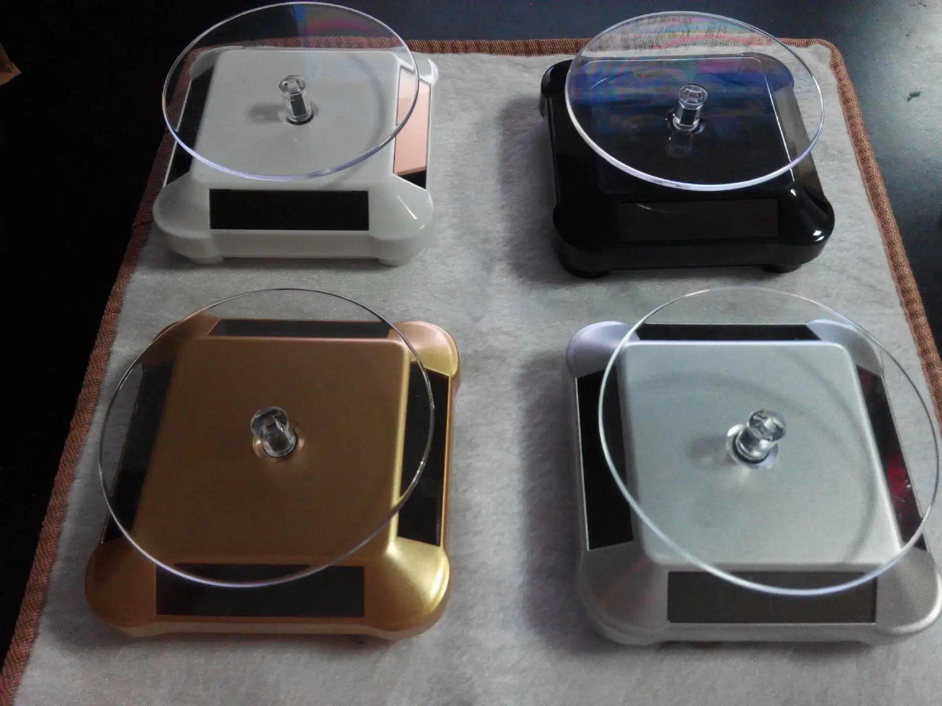 Solar Showcase 360 Degree Automatic Rotating Jewelry Display Stand For Necklace Bracelet Watch And Phone