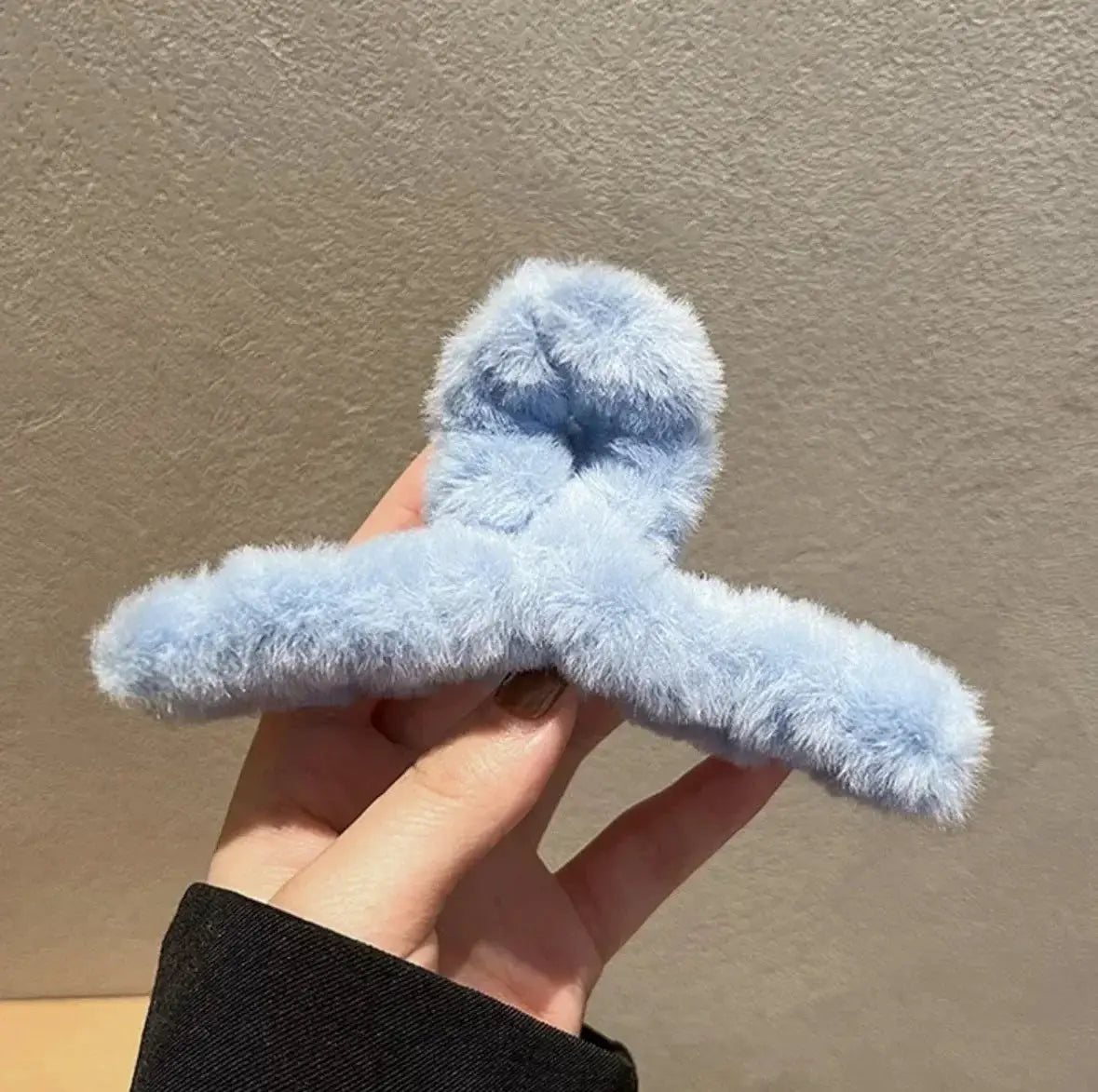 CosyGlam Winter Faux Fur Hair Claw Clip Acrylic Crab Barrette For Cosy Winter Styles