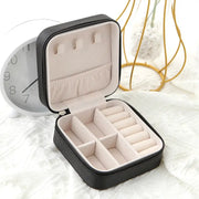 LuxeCare Single Layer Leather Jewelry Box Travel Case PU Leather With Secure Zipper Jewelry Organizer