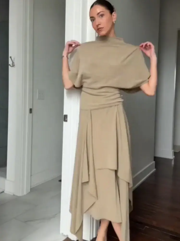 Elegant Two Piece Set High Neck Crop Top With Irregular Pleated Skirt