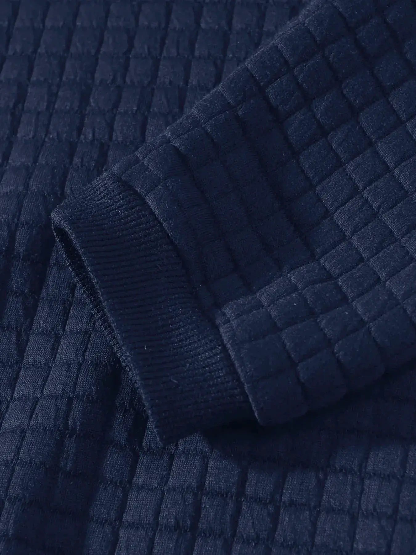 Autumn men's quilted crew-neck pullover by Simples Market in navy with grid-knit texture