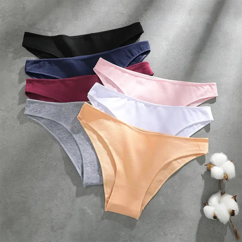 4-pack seamless cotton panties for women in assorted colors, low-rise briefs