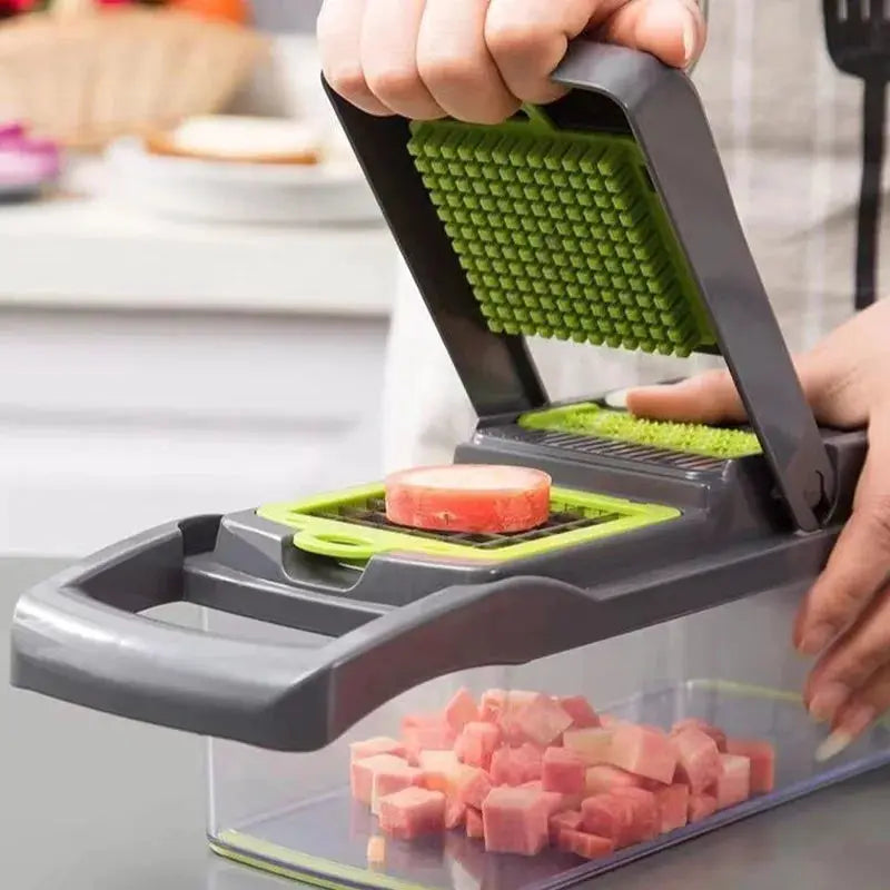 Simples Market Advanced Vegetable Cutter with green wave-cut grid pattern