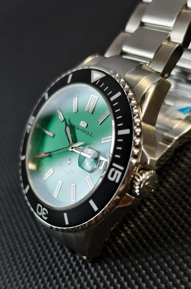 Sea-Gull men's diver watch with green dial and stainless steel bracelet