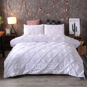 Queen 3-Piece Duvet Cover Set with Pillowcases in white tufted quilt design