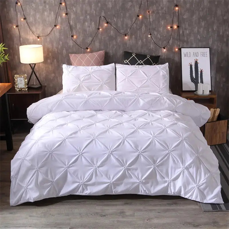 Queen 3-Piece Duvet Cover Set with Pillowcases in white tufted quilt design