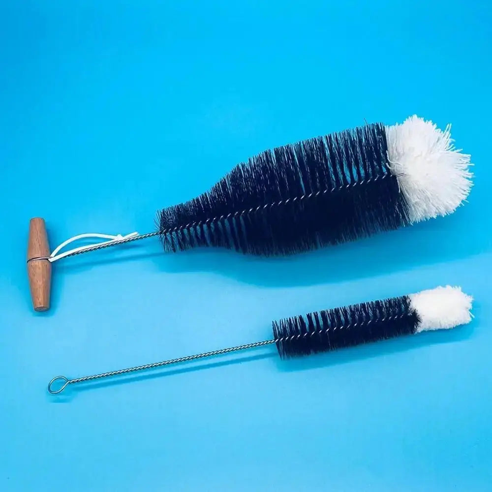 Bottle brush set with beechwood handles and dark bristle heads with white tips, 2 pieces