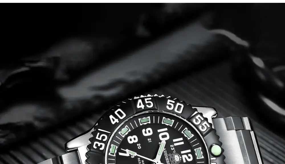 ADDIESDIVE quartz watch for men by Simples Market, stainless steel bracelet, black dial.
