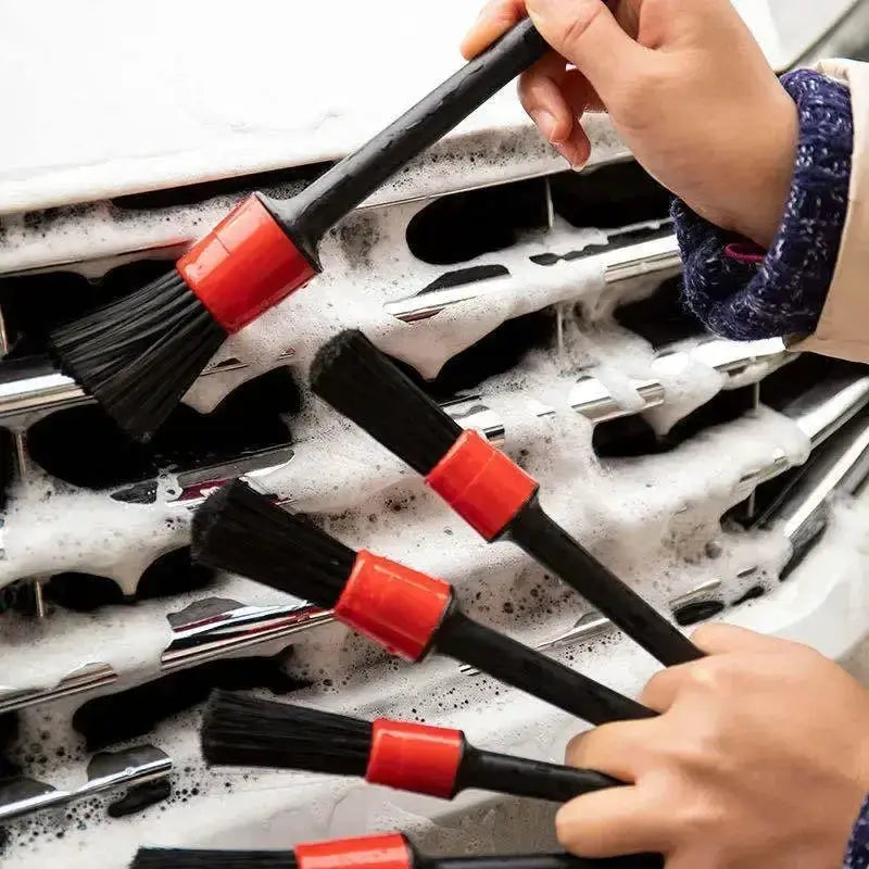 Simples Market detailing brush set with black bristles and red collars for car cleaning (5 brushes shown)