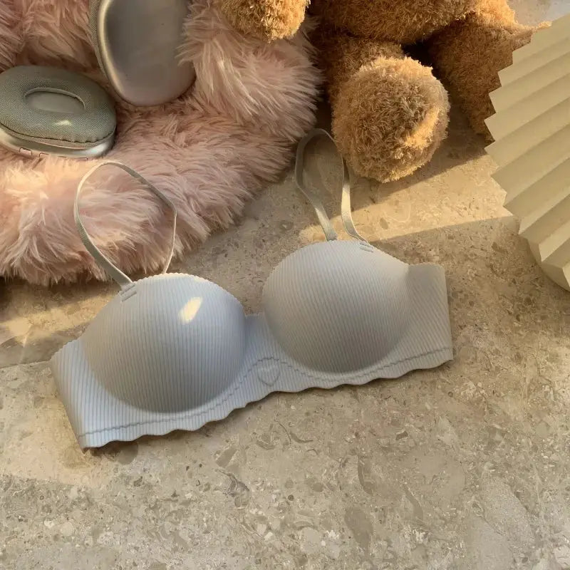 Simples Market Sexy Push-Up Seamless Bra, light gray ribbed non-wire bralette with molded half-cups.