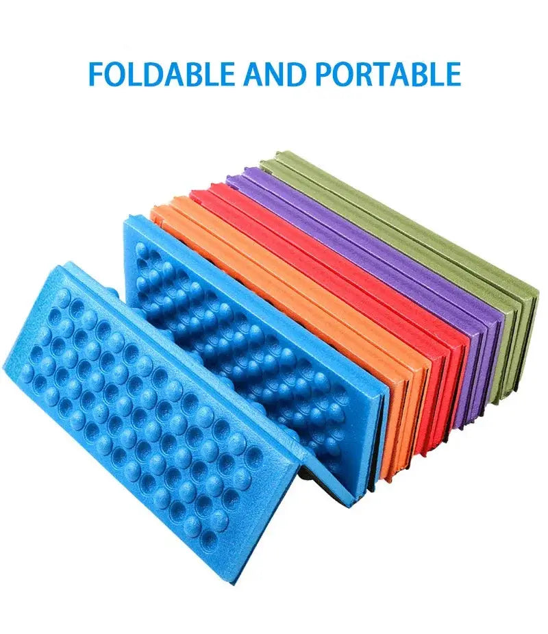 Honeycomb massage mat, 6-color foldable XPE cushion by Simples Market; moisture-proof picnic pad in blue, orange, red