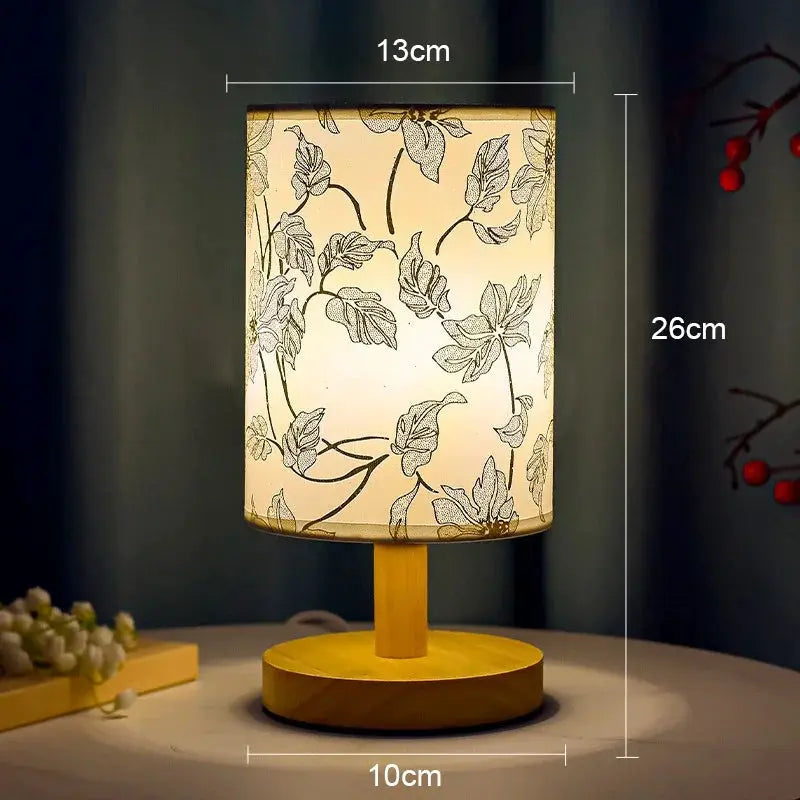 LED table lamp Simples Market with plum blossom fabric shade, wooden base, dimmable EU plug