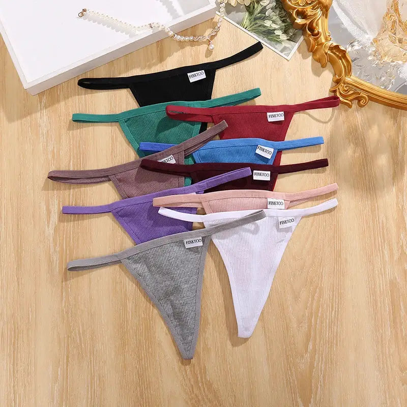 7-piece set of women's seamless cotton low-rise thongs in assorted solid colors