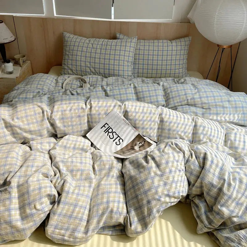 Striped 100% cotton bedding set with duvet cover and two pillowcases